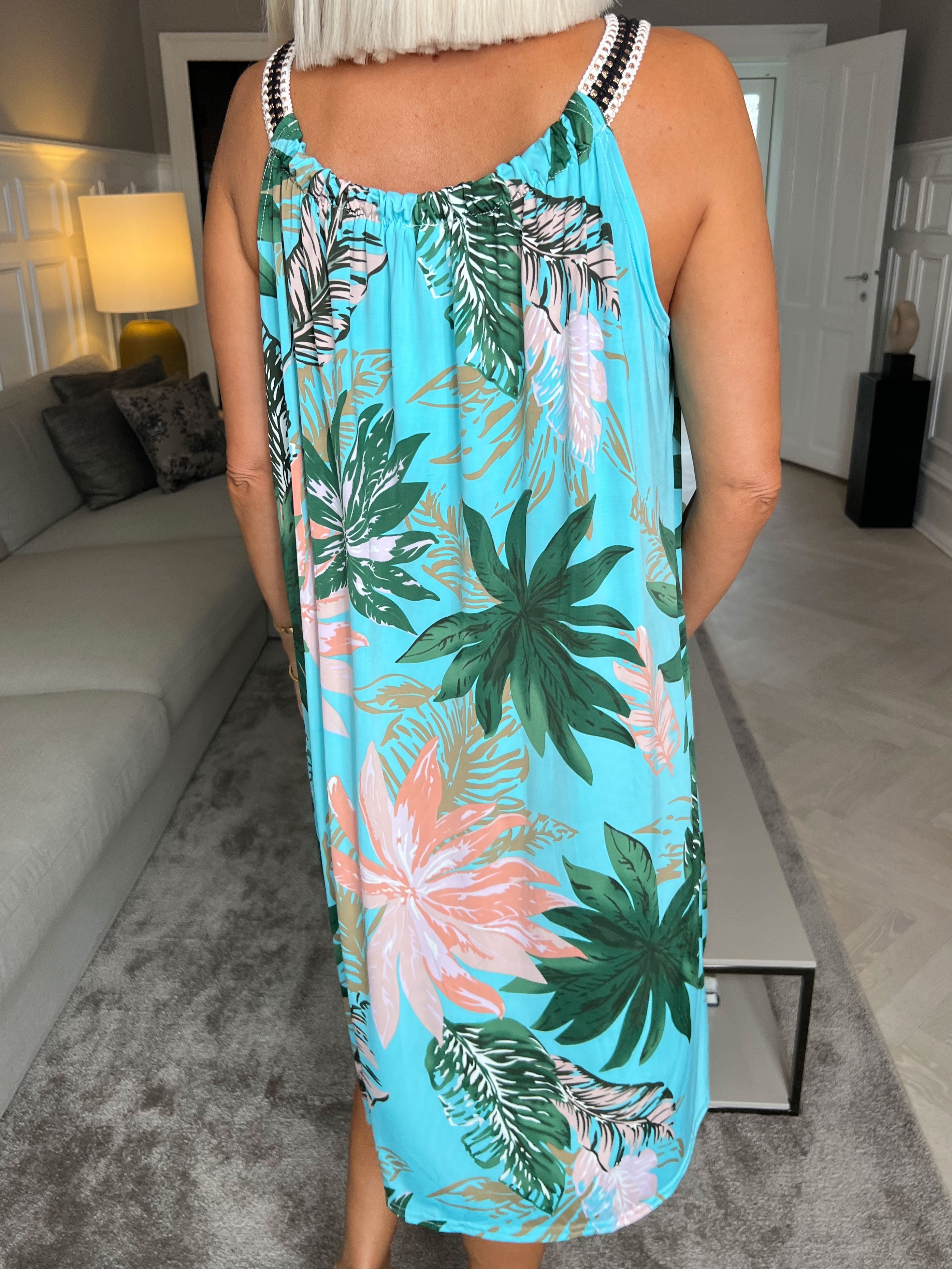 Asta Leaf - Klänning med elastiskt band och blommigt tryck